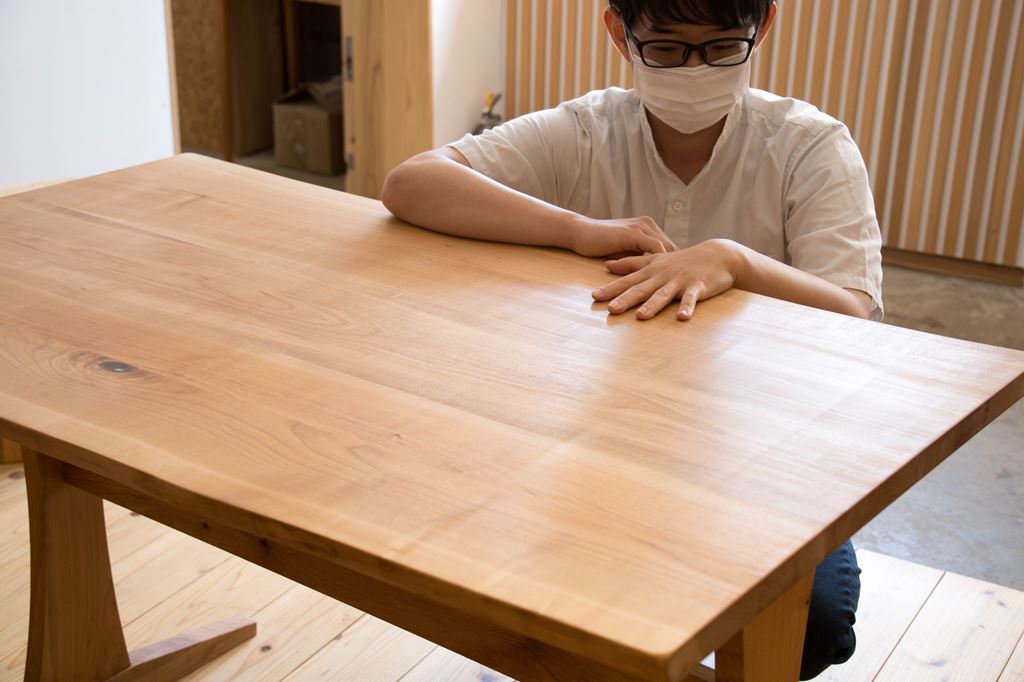 木工　木工旋盤　教室　ツバキラボ　DIY 山桜 ダイニングテーブル 自作 くさび 組立て式